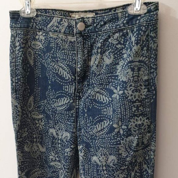 Free People Blue Floral Jeans Flare Style Fashion Women Casual Wear - Picture 2 of 8